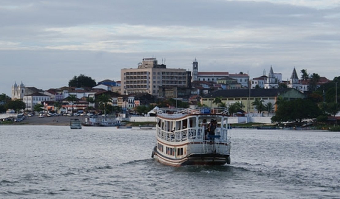 Criminosos usam barco para assaltar no Rio São Francisco