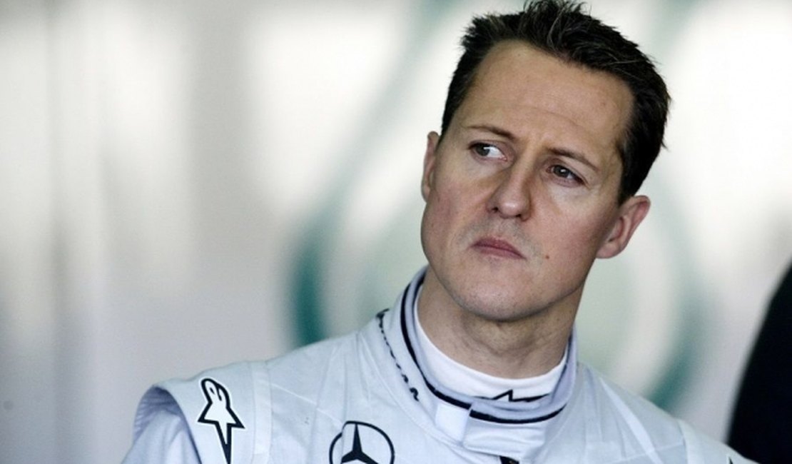 Michael Schumacher deixa hospital na Suíça