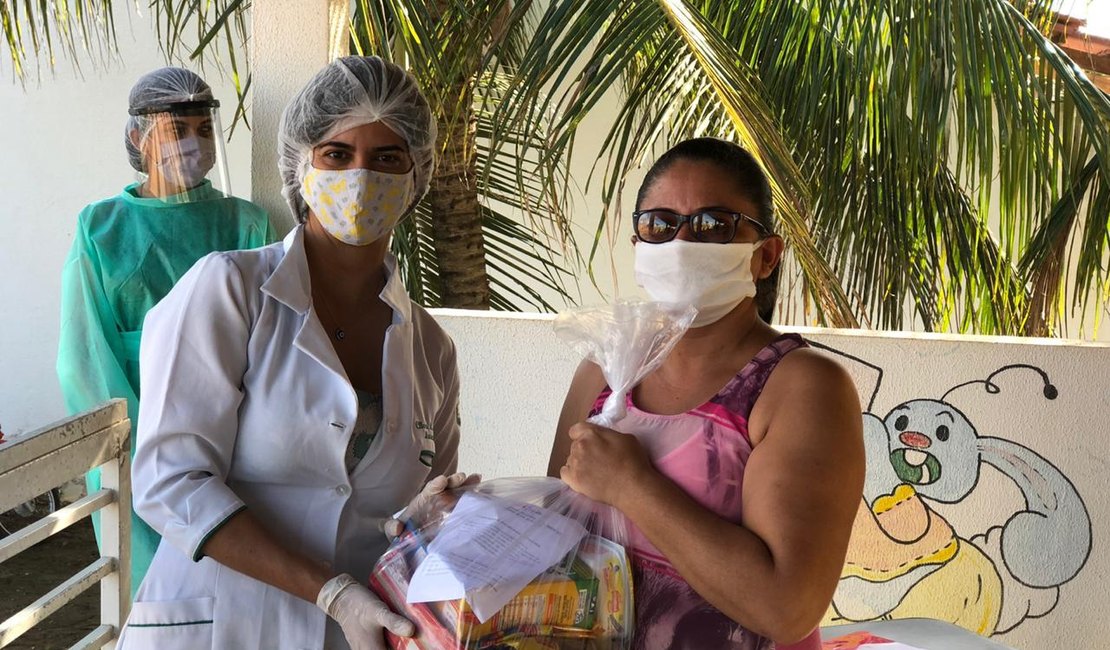 Prefeitura de Craíbas distribui mais de quatro mil kits de merenda escolar para pais de alunos