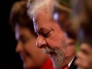 'Não vamos aceitar mansamente a prisão de Lula', diz presidente do PT