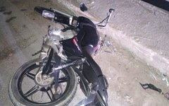 Jovem, que dirigia moto, morre após colidir com cavalo na Ponte da Antártica, em Porto Calvo