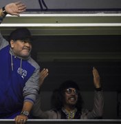 Maradona defende Ronaldinho Gaúcho: 'Não é um delinquente'