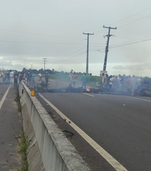 Moradores liberam rodovia após protesto por morte de mulher na AL-220