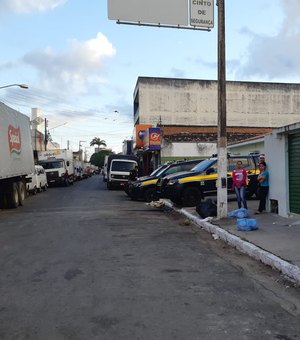 [Vídeo] Comerciantes da Rua do Sol, em Arapiraca, são alvos  de operação no Agreste 