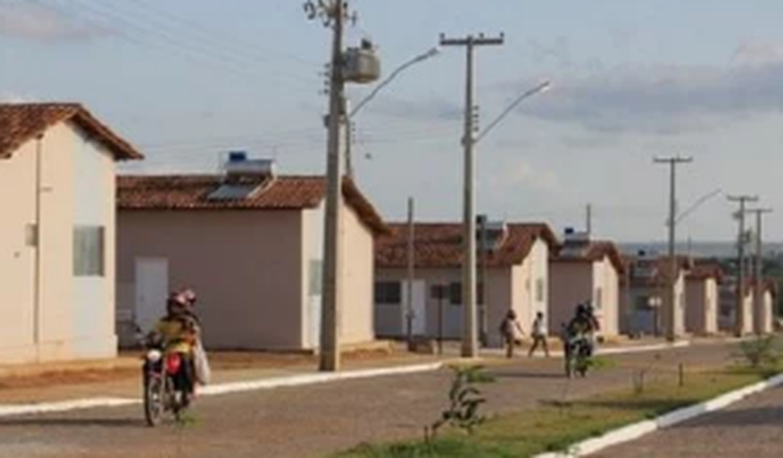 Criminosos invadem ônibus em Arapiraca e assaltam passageiros