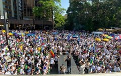 Grupo MBL faz primeiros discursos na manifestação na Avenida Paulista