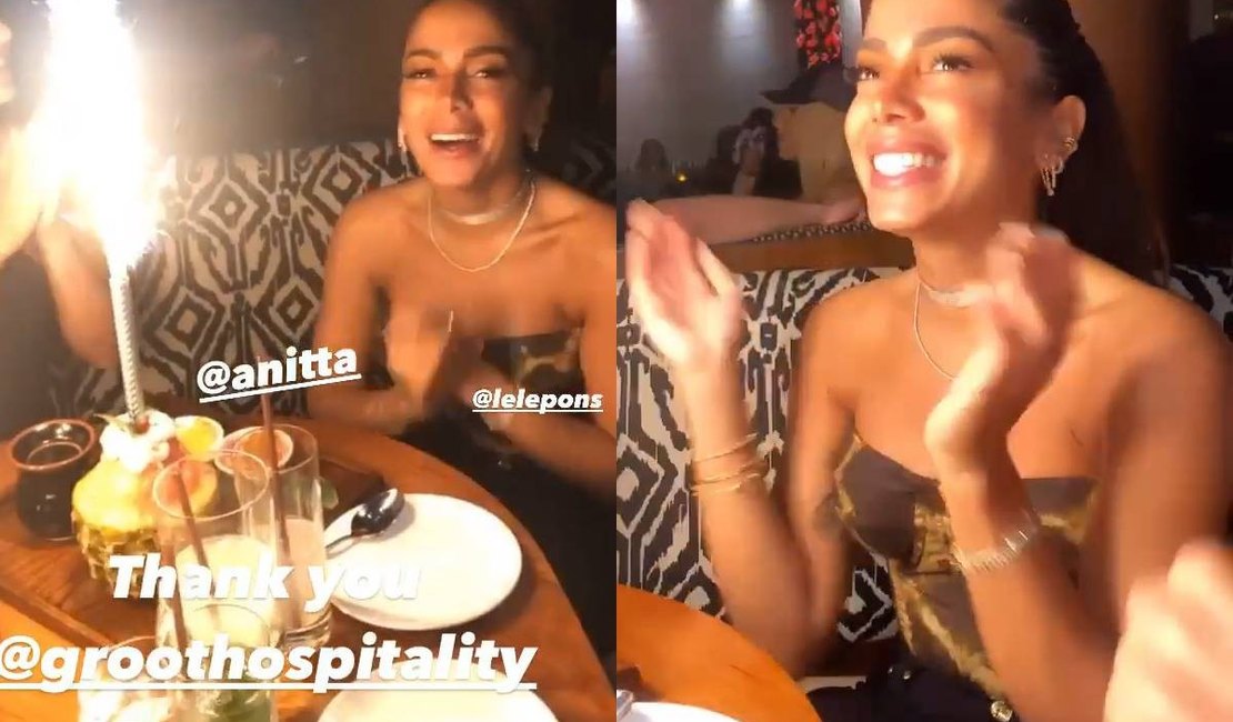 Anitta faz terceira comemoração de aniversário em restaurante com amigas em Miami