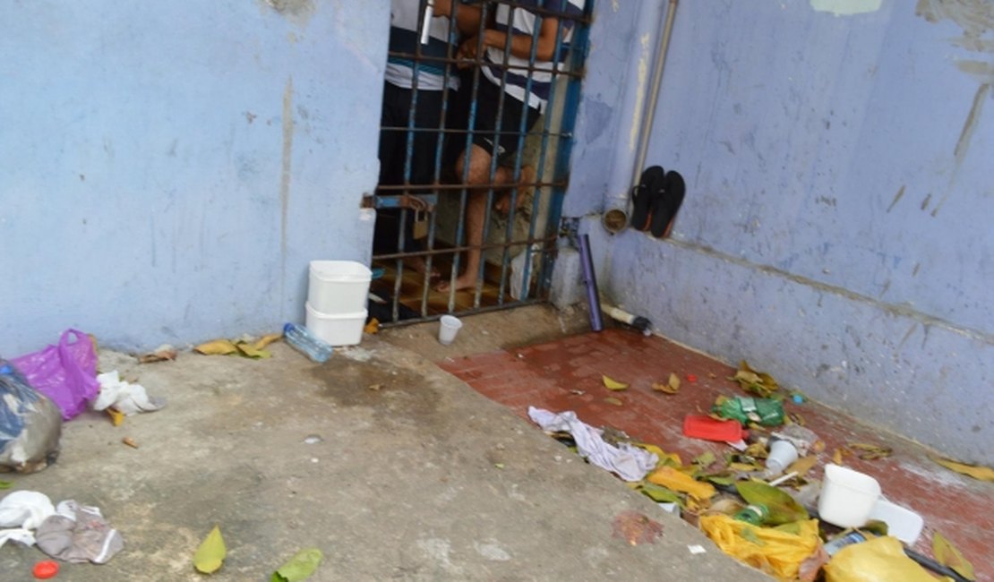 Delegacias da Central de Polícia em Arapiraca possuem alto risco sanitário, afirma vigilância sanitária