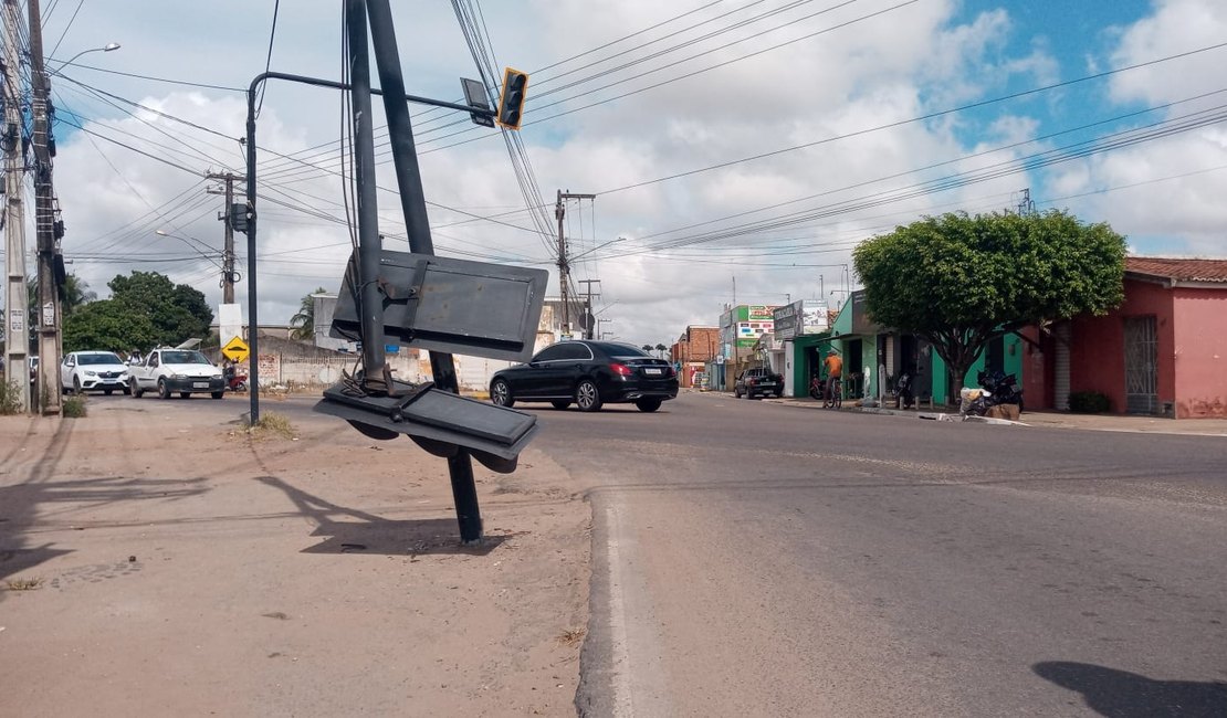 [Vídeo ]Semáforos na Avenida Vereador João Saturnino na AL-115 estão sem funcionar