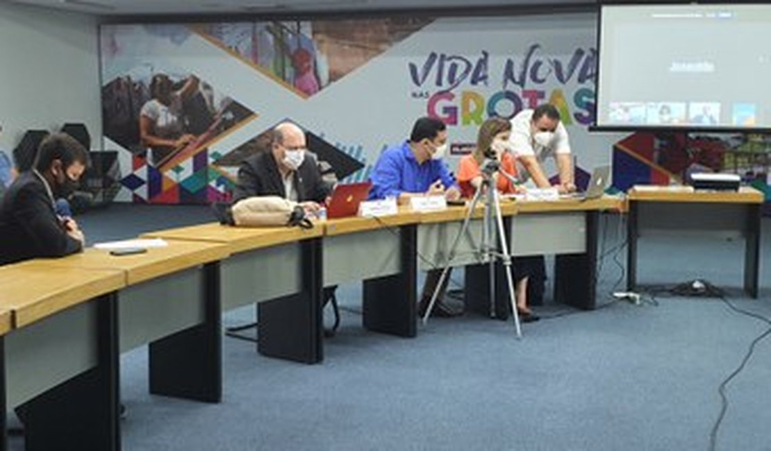 Reitor da Ufal apresenta carta-proposta dos movimentos sociais ao Fecoep
