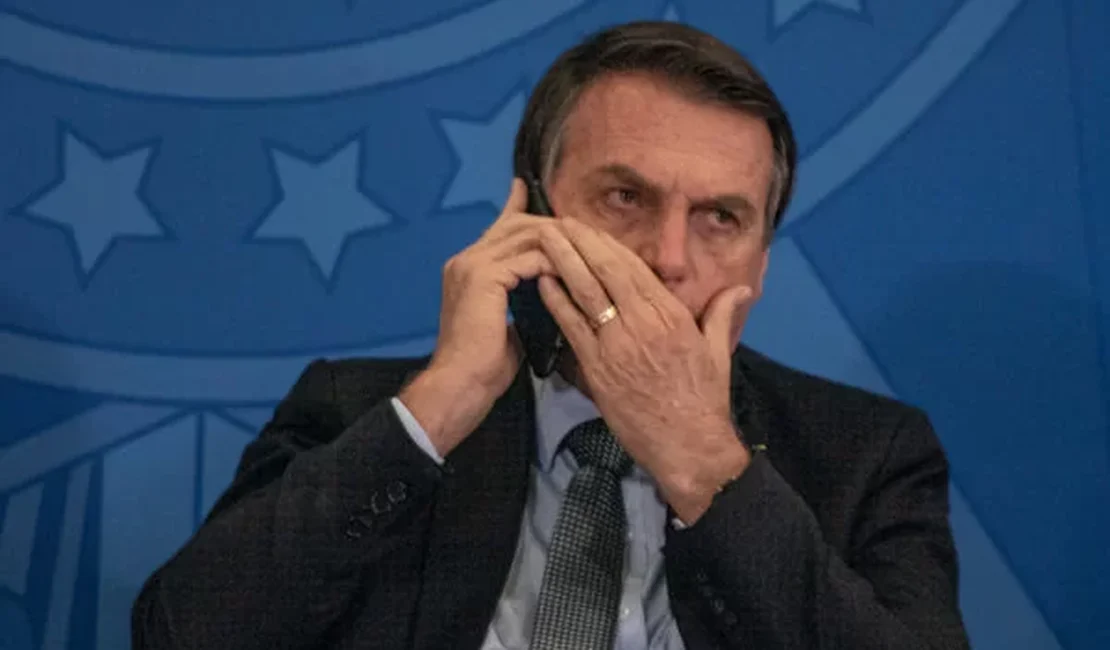 PF indicia Bolsonaro por adulteração no cartão de vacinação da Covid