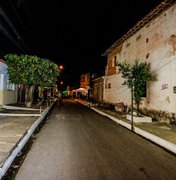 Prefeito Rui Palmeira inaugura sete ruas no Vergel do Lago