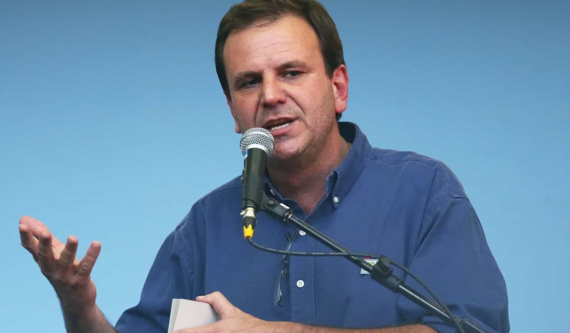Justiça bloqueia bens de Eduardo Paes e de empresas de ônibus
