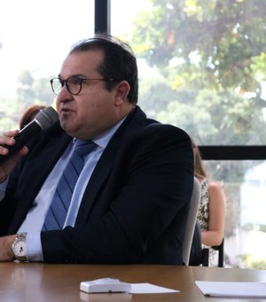 George Santoro vai a ALE defender paternidade de projeto que anula desconto previdenciário