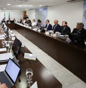 Após investigação no STF, Bolsonaro faz nova reunião ministerial