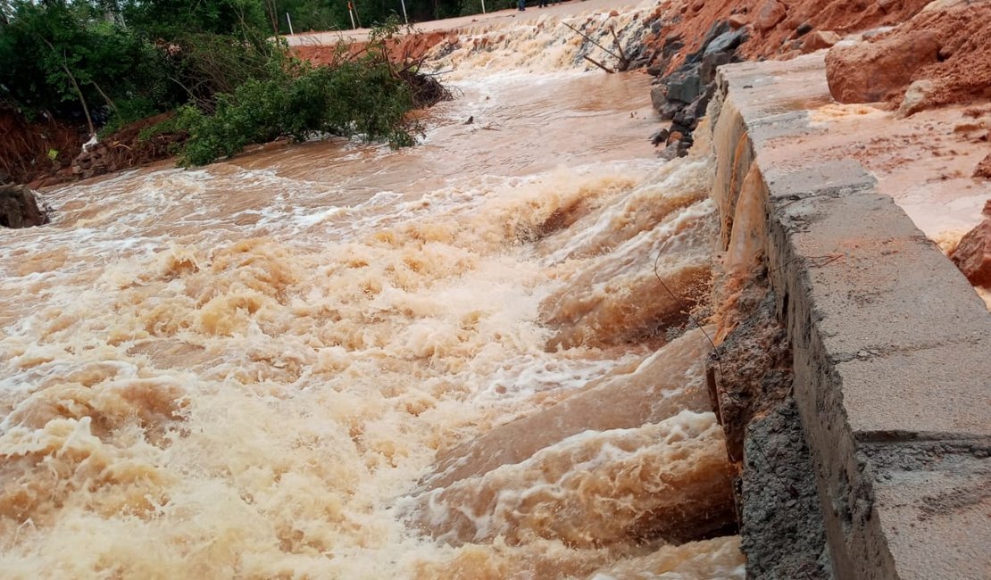 Abastecimento das 19 cidades da Bacia Leiteira é suspenso em virtude da qualidade da água no Rio São Francisco