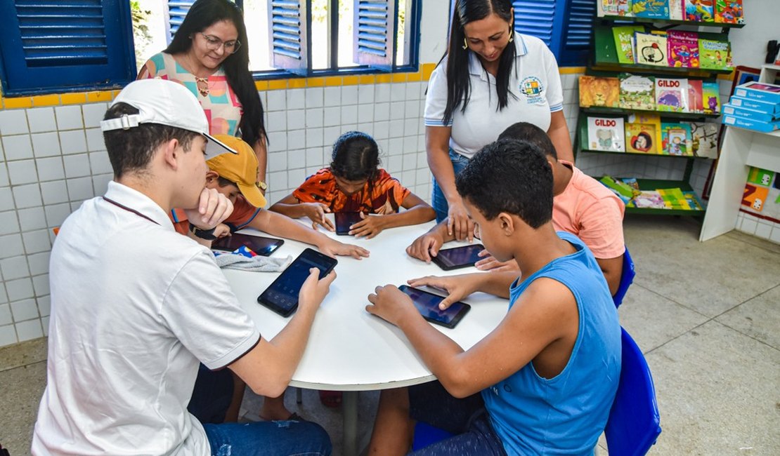 Crianças com déficit  cognitivo tem acesso as novas tecnologicas na rede municipal de Educação de Coruripe