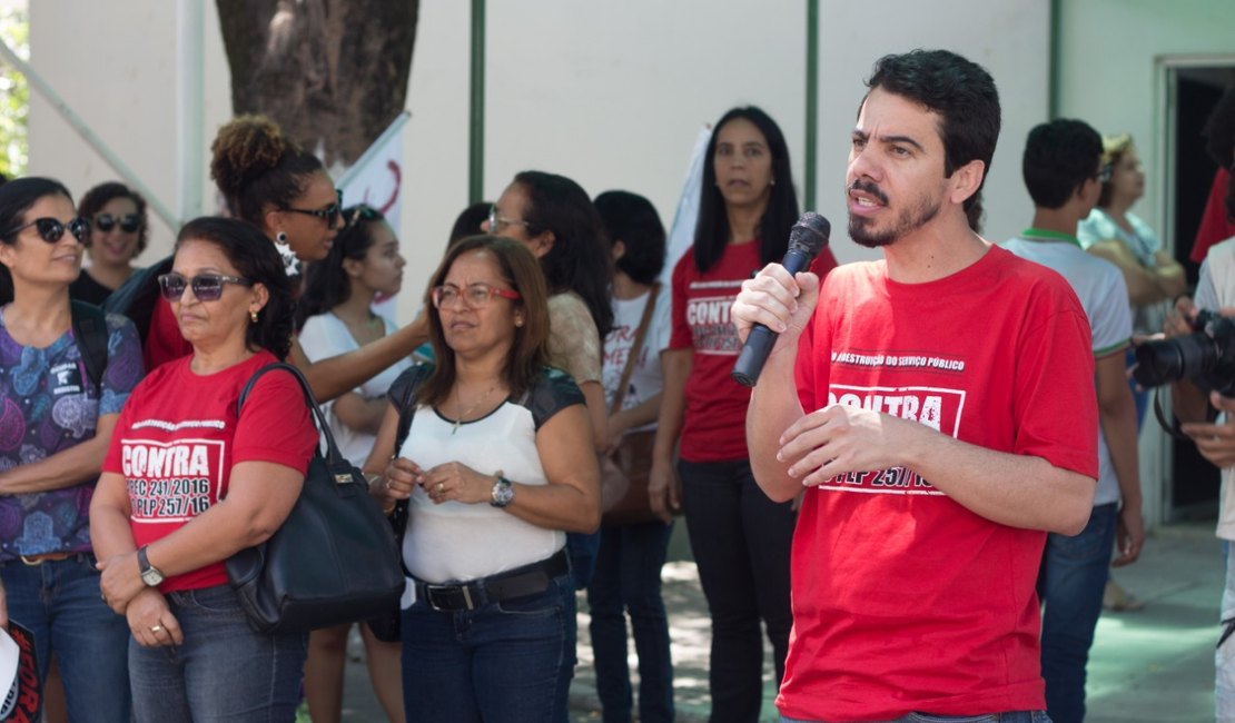 Professor do Ifal sofre tentativa de atropelamento por eleitores de Bolsonaro