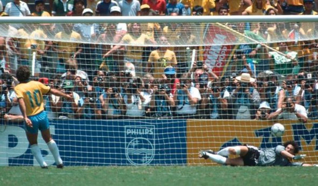Sobre pênaltis: Zico 'pipocou' na Copa de 86