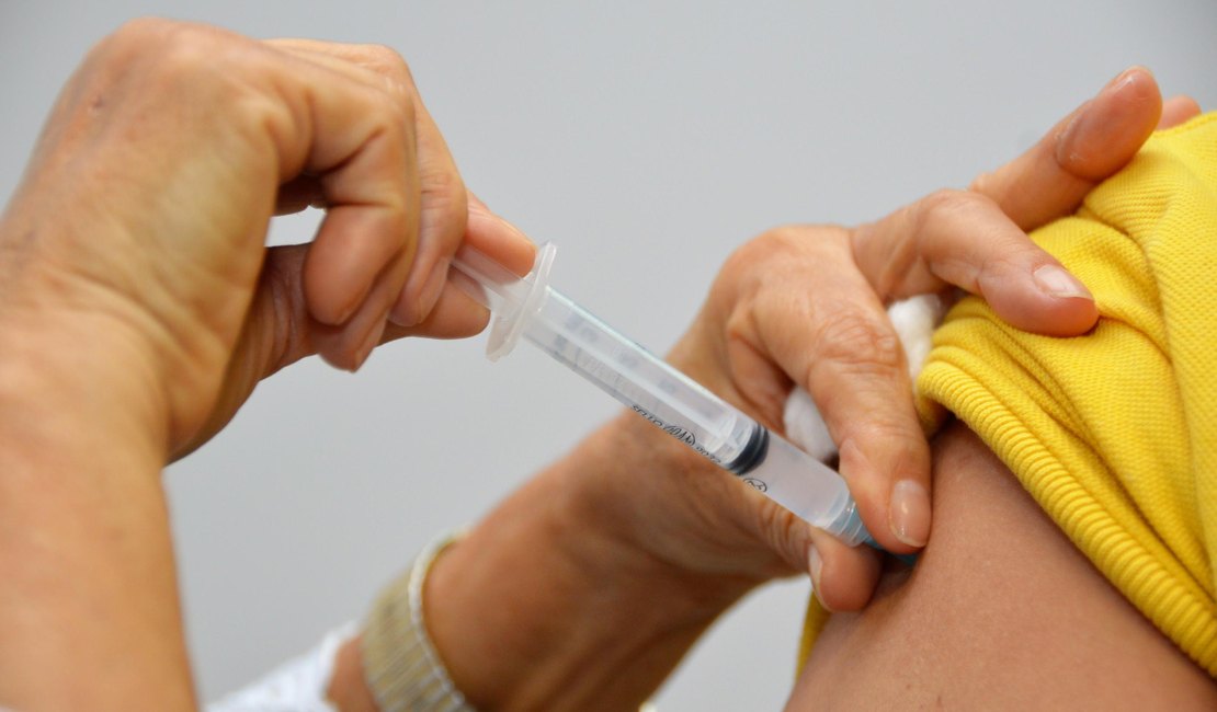 Infectologista alerta que vacinação é a forma eficaz de se proteger contra a meningite