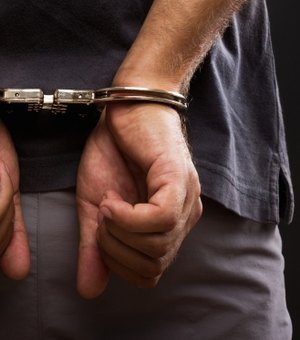 Acusado preso por roubo era foragido da Justiça por homicídio, afirma polícia