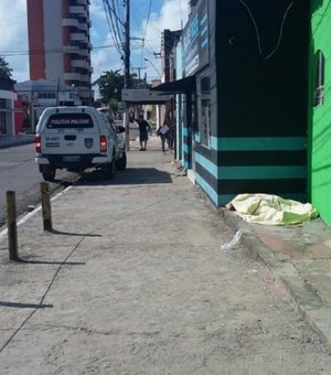 Corpo de homem sem identificação é encontrado em rua no bairro da Pajuçara