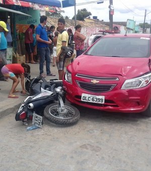 Motociclista fratura perna após acidente em Arapiraca