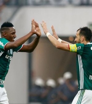 Palmeiras vence em Itaquera, segue líder e Corinthians demite Cristovão Borges