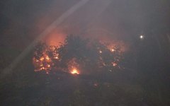 Bombeiros apagam incêndio perto de residência na Barra de São Miguel