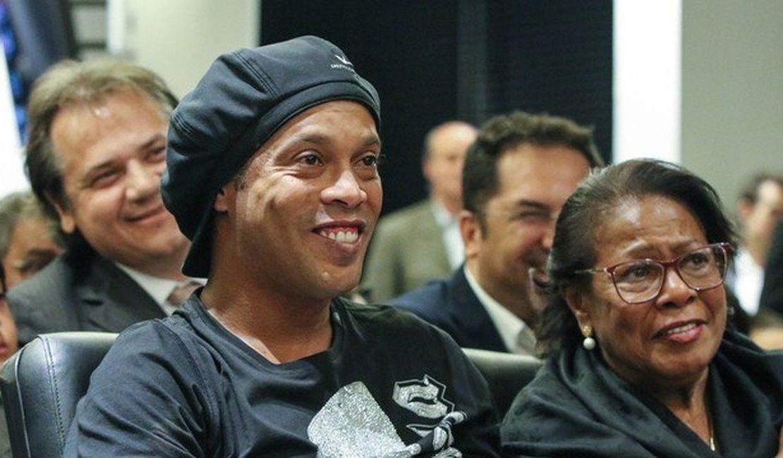 Mãe de Ronaldinho Gaúcho é internada com coronavírus
