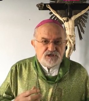 Arcebispo e clérigos discutem reabertura das igrejas em Maceió