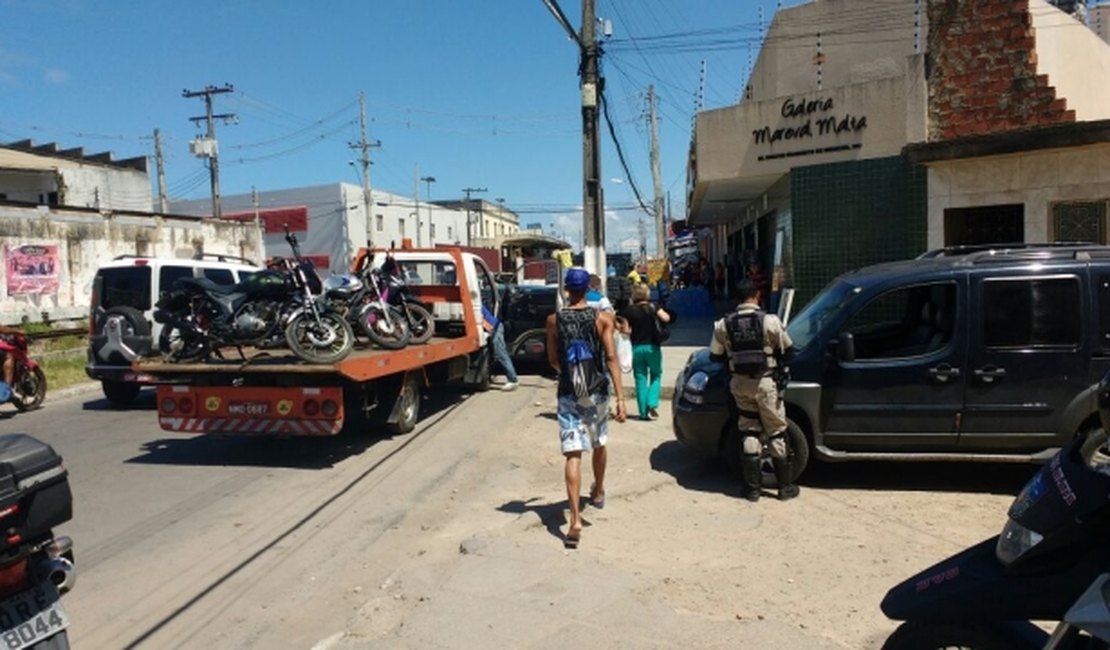 Operação autua 15 condutores e recolhe quatro veículos em Maceió