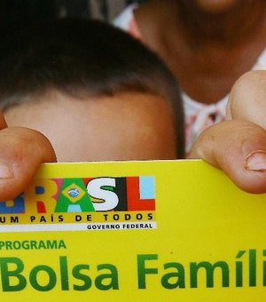 Governo Bolsonaro fecha porta e reduz em 75% reingressos ao Bolsa Família
