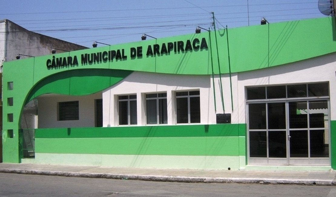 Câmara de Arapiraca omite informações salariais de funcionários e comissionados