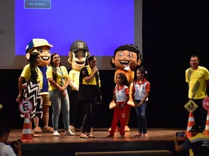 Estudantes de escolas da Prefeitura de Penedo são orientados sobre trânsito seguro