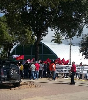 Movimentos sociais realizam protesto contra reforma trabalhista do governo interino