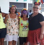 Baile de Carnaval anima idosos do Serviço Convivência