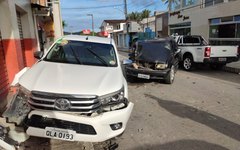 Colisão entre três veículos deixa homem ferido no Passo de Camaragibe
