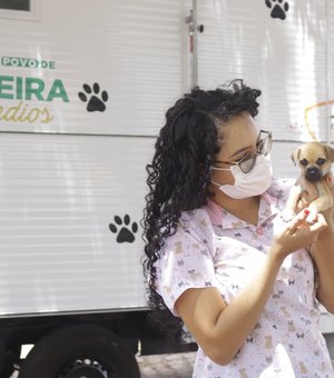 ''Prefeitura vai ajudar mensalmente com 10 mil reais cada entidade'', diz Júlio Cezar a ONGs protetoras de animais