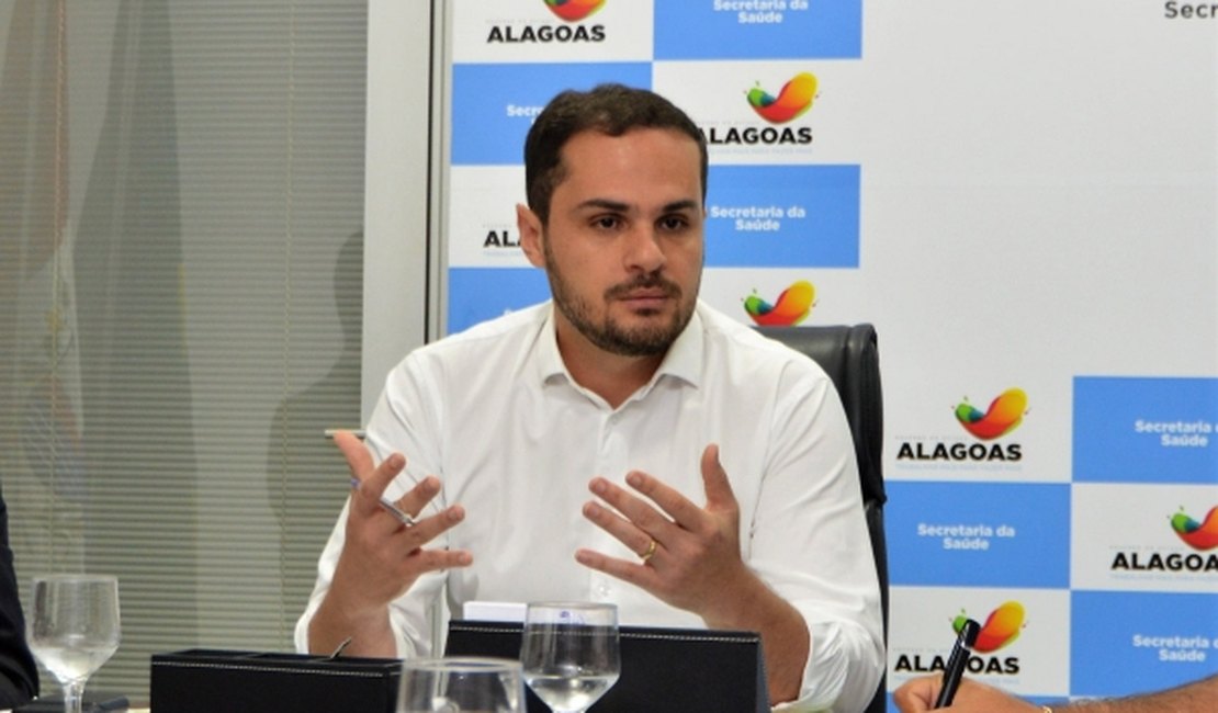 Alexandre Ayres visita Hospital de Emergência do Agreste e garante investimentos