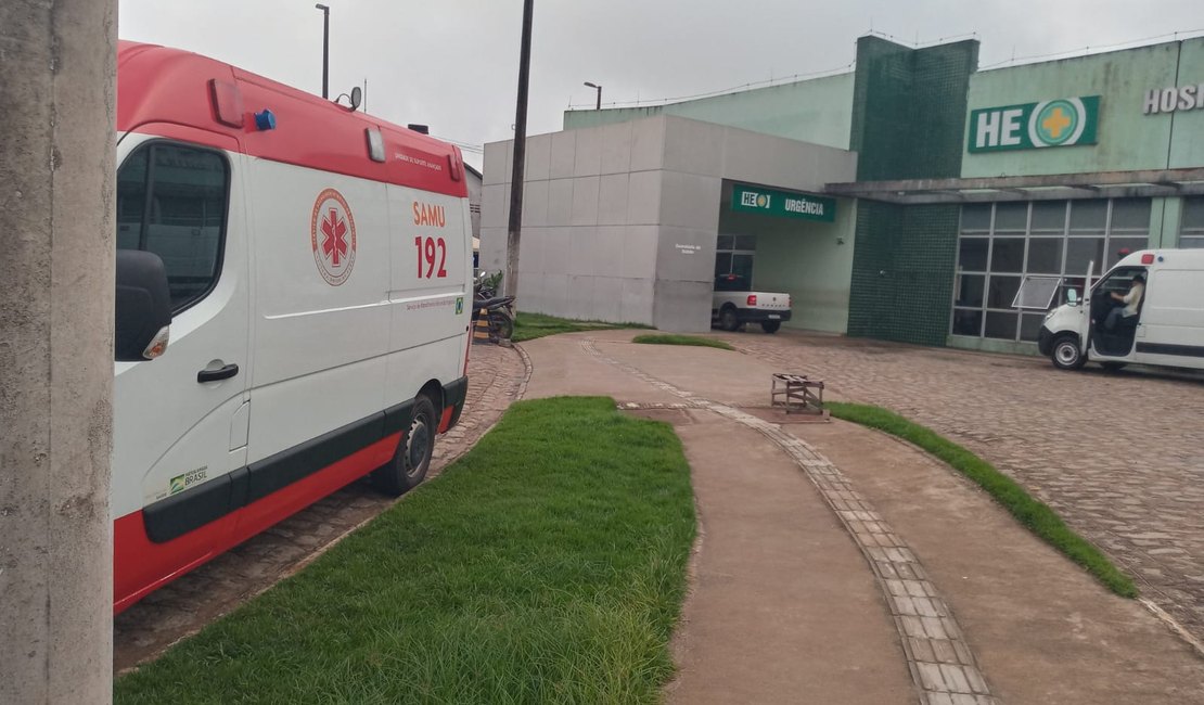 Mulher fica ferida após sofrer queda de moto, em Porto Real do Colégio