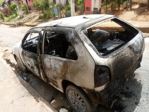 Criminosos incendeiam veículo na cidade de Jacuípe