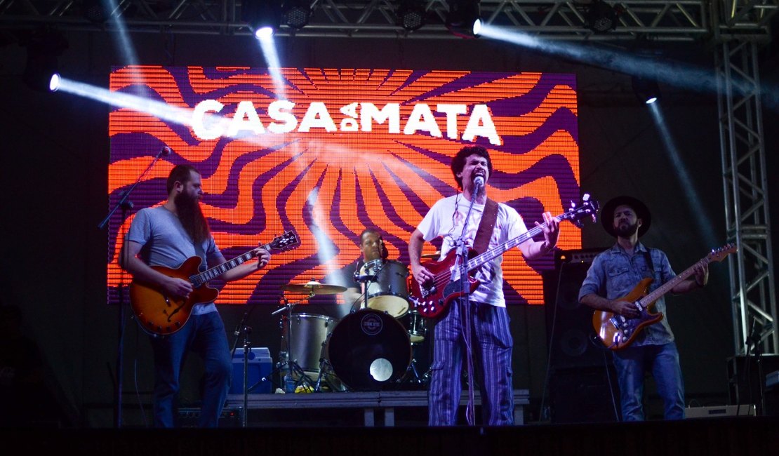 Casa da Mata lança música ao vivo e faz “show de despedida” do 1º álbum