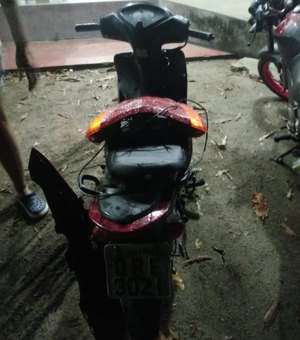 Motocicleta abandonada na zona rural de Arapiraca tinha registro de roubo