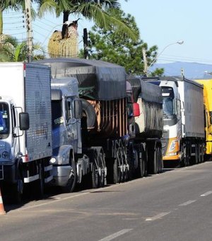 AGU recomendará a Temer veto à anistia de multa de caminhoneiros