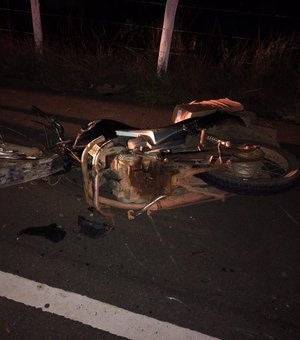 Dois homens morrem após colisão frontal entre motocicletas na AL-110 em Limoeiro de Anadia