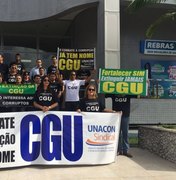 Servidores da extinta CGU realizam protesto contra extinção da marca pelo presidente Temer