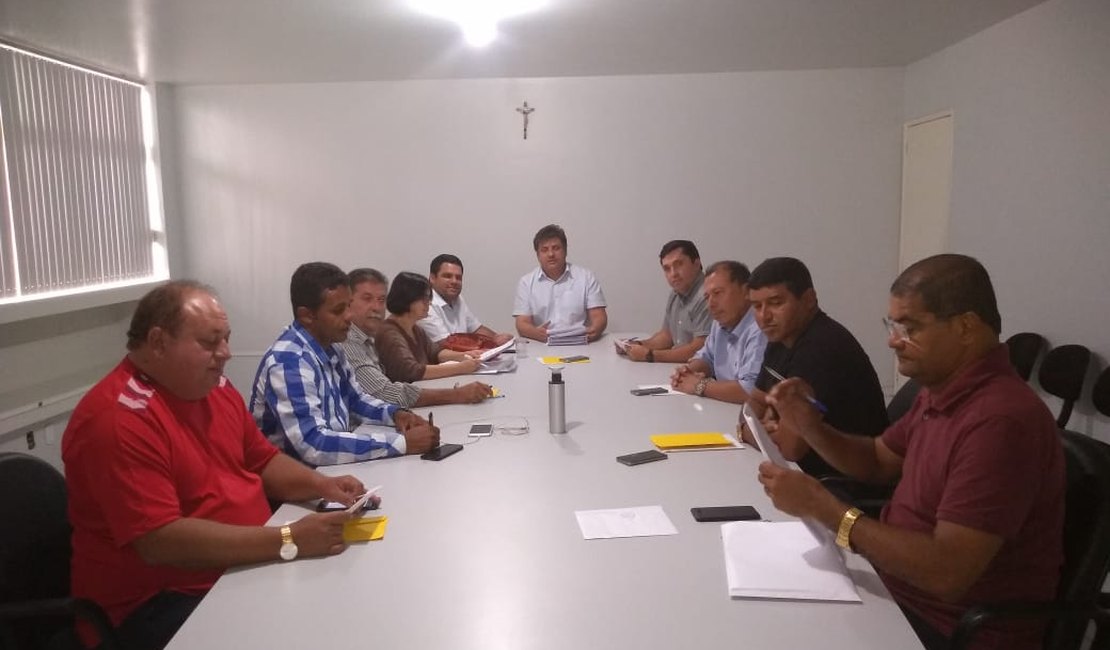 Vereadores se reúnem para discutir LOA, doação do terreno para o Hospital do Câncer e Refiz