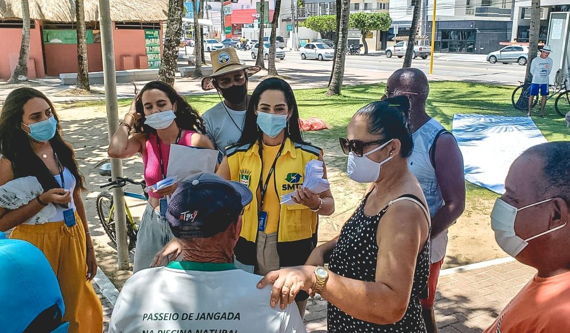 Jangadeiros regularizados em Maceió recebem carteirinhas permissionárias da SMTT