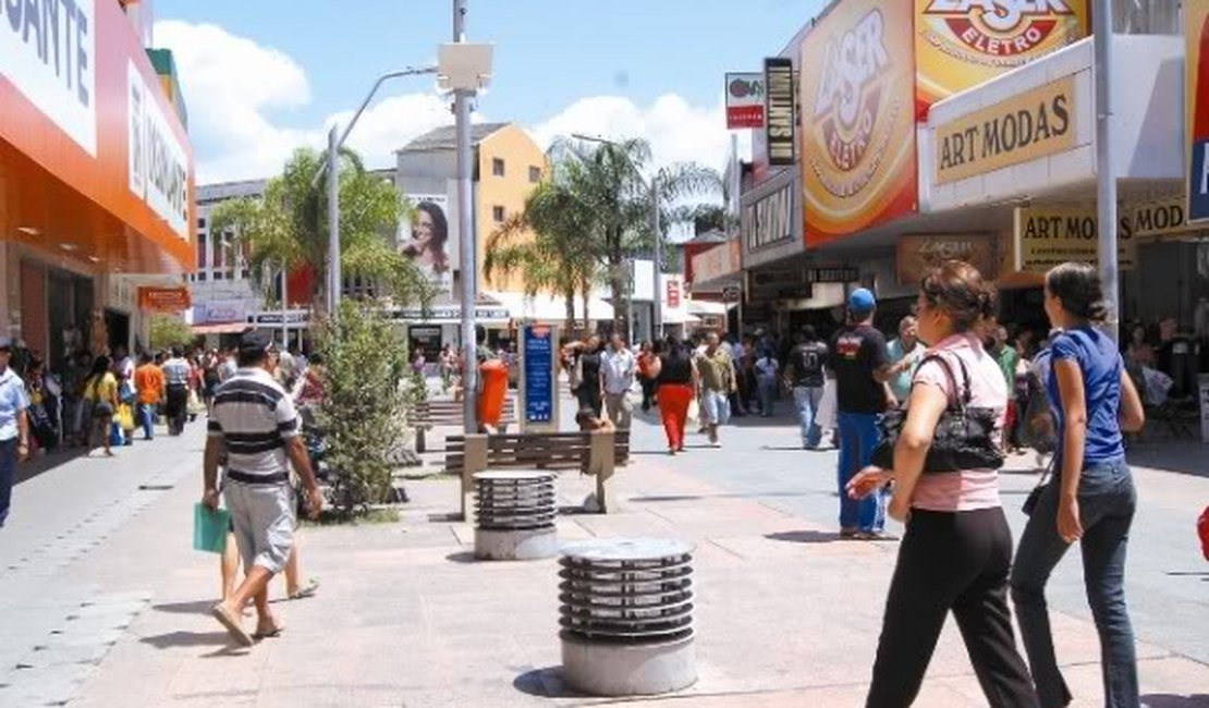 Greve de ônibus prejudica passageiros e afeta vendas no comércio de Maceió